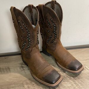Ariat Brown Leather Western Heeled Boots with Black Accents
